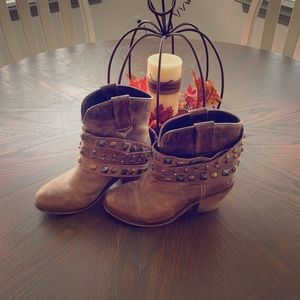 Size 6 Cowboy Booties